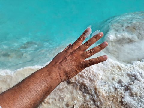 Zoutkristallen bij Shiata meer Siwa oase | Kingfisher Tours Egypte