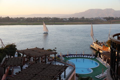 Lotus hotel uitzicht 2 daagse excursie naar Luxor