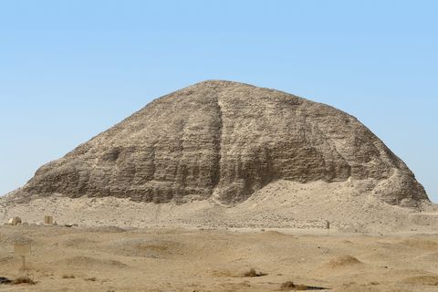 Piramide van Amenemhat III in Hawara