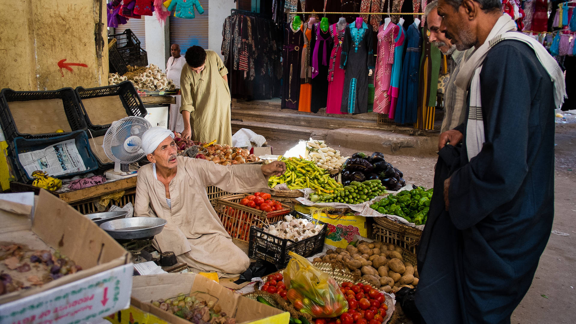 Groenteverkoper op de Souk in Luxor | Kingfisher Tours Egypte