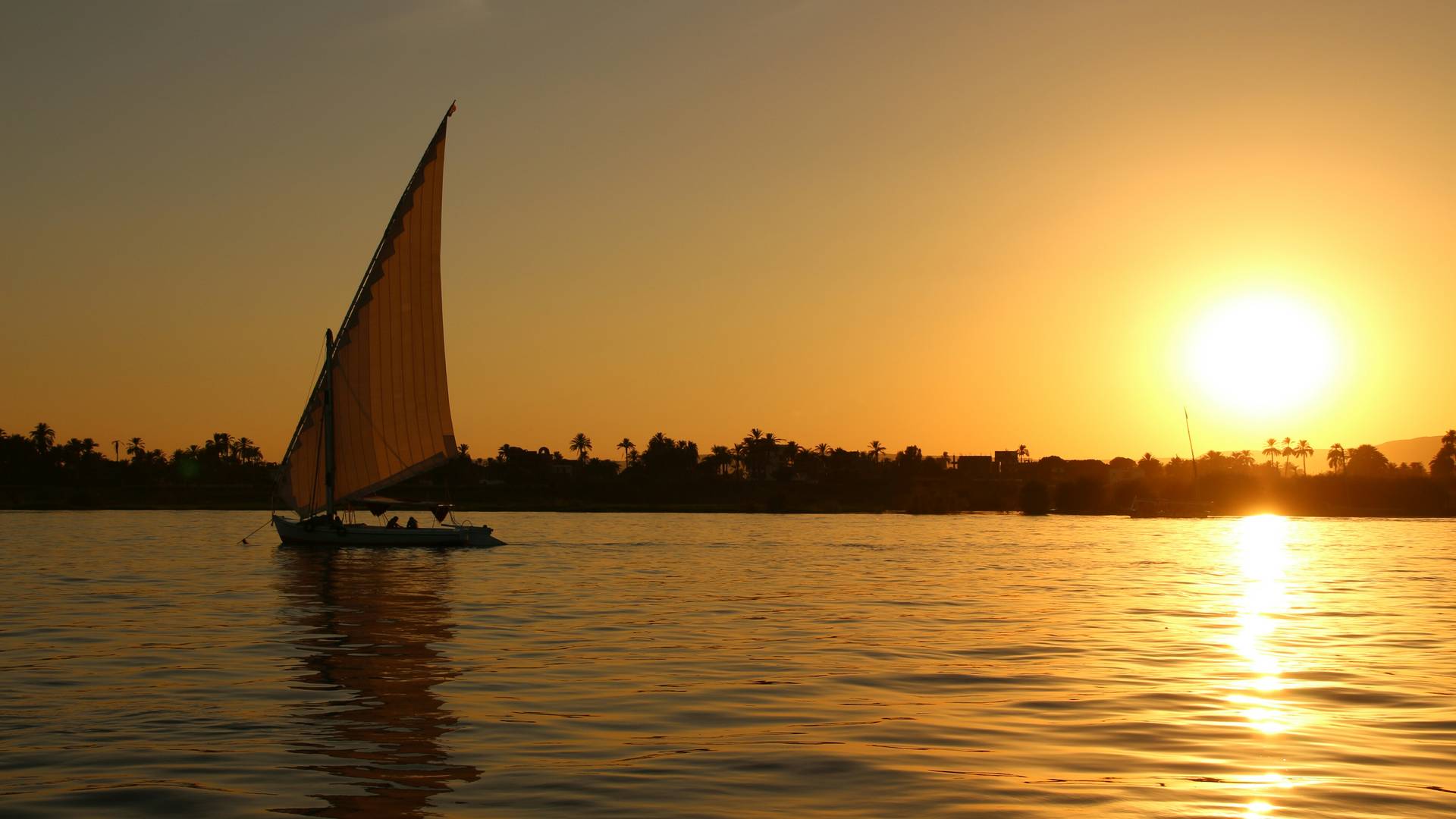 Felucca zeilen Luxor zonsondergang