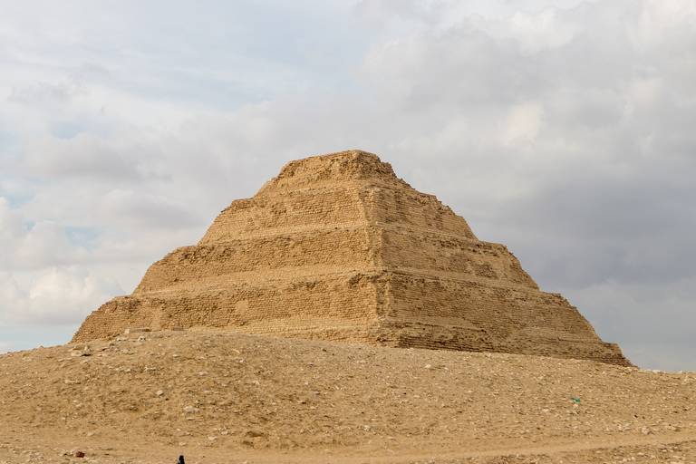 Piramide van Djoser in Sakkara | Kingfisher Tours Egypte
